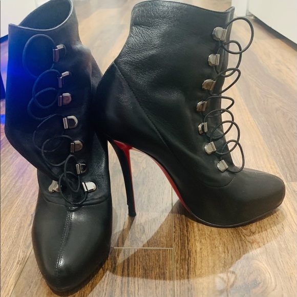 trapeurdekoi strappy bootie